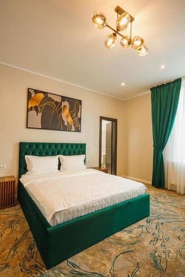 Motel Andra Tecuci Buitenkant foto