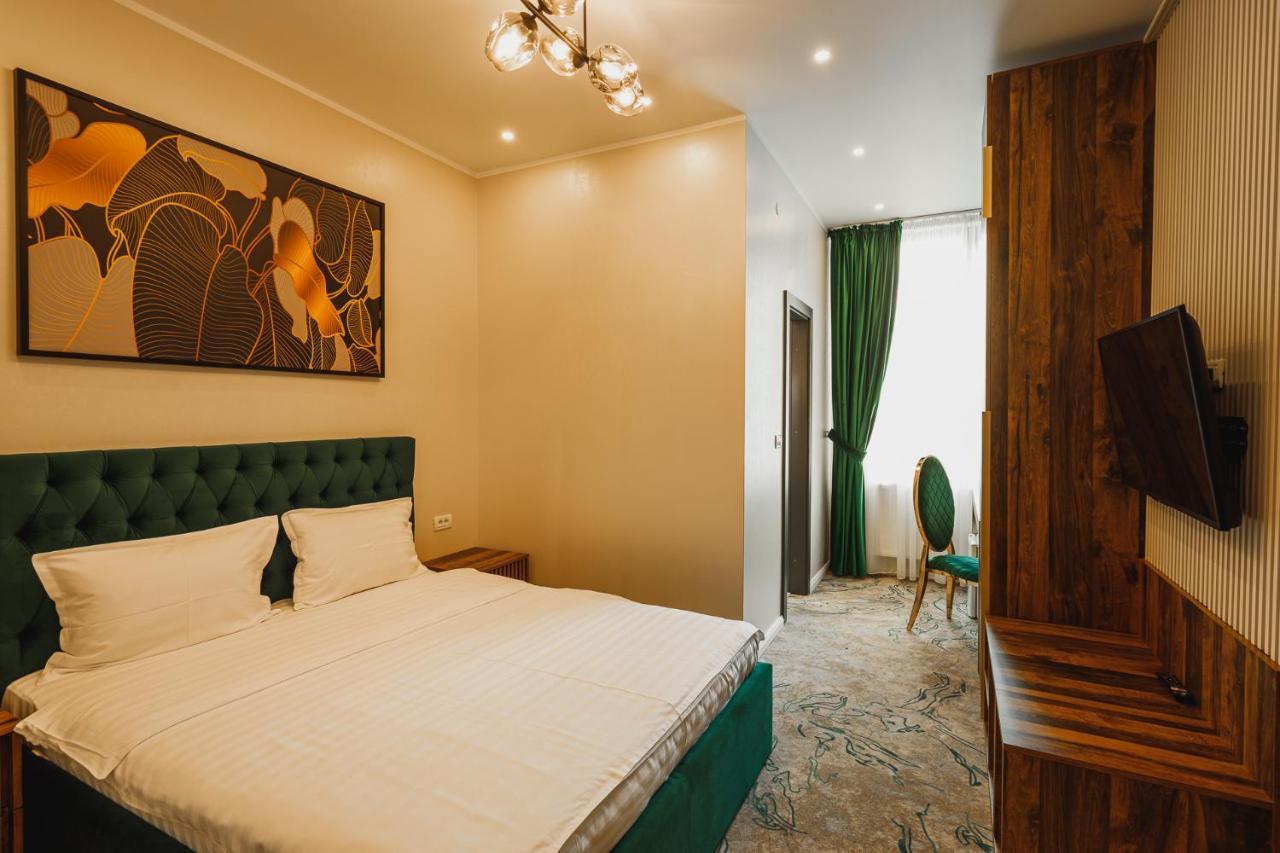Motel Andra Tecuci Buitenkant foto