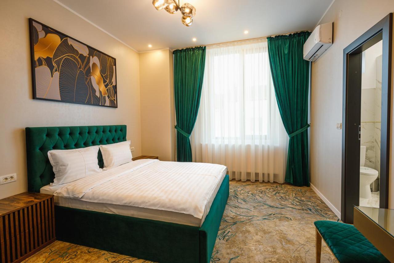 Motel Andra Tecuci Buitenkant foto