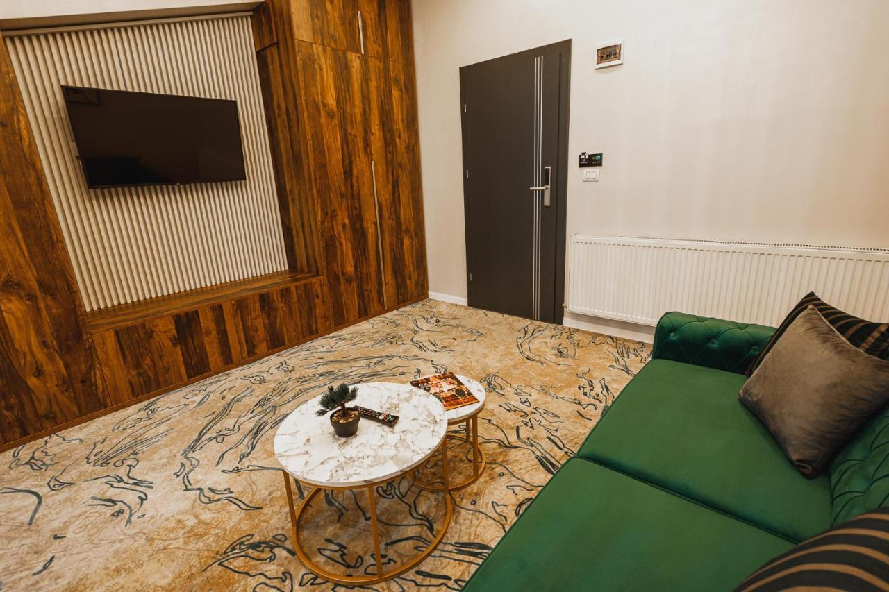 Motel Andra Tecuci Buitenkant foto
