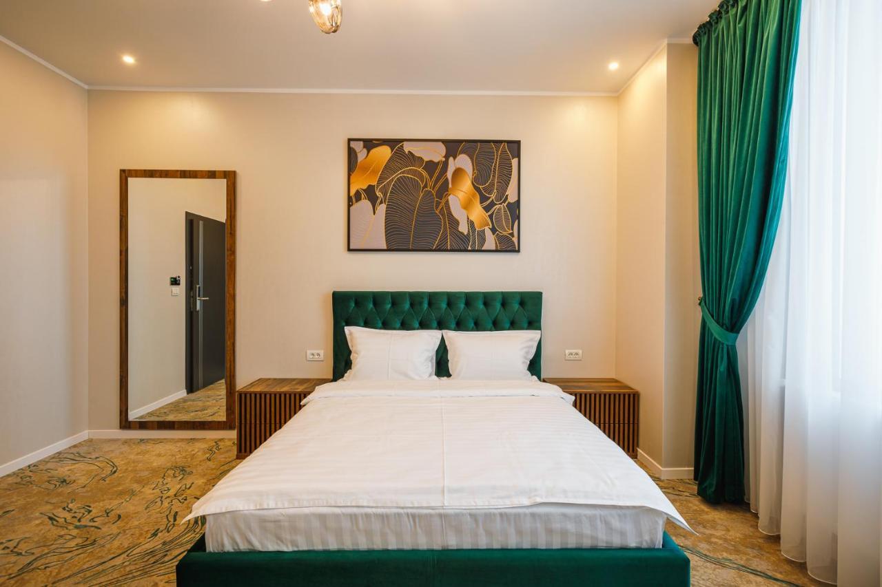 Motel Andra Tecuci Buitenkant foto