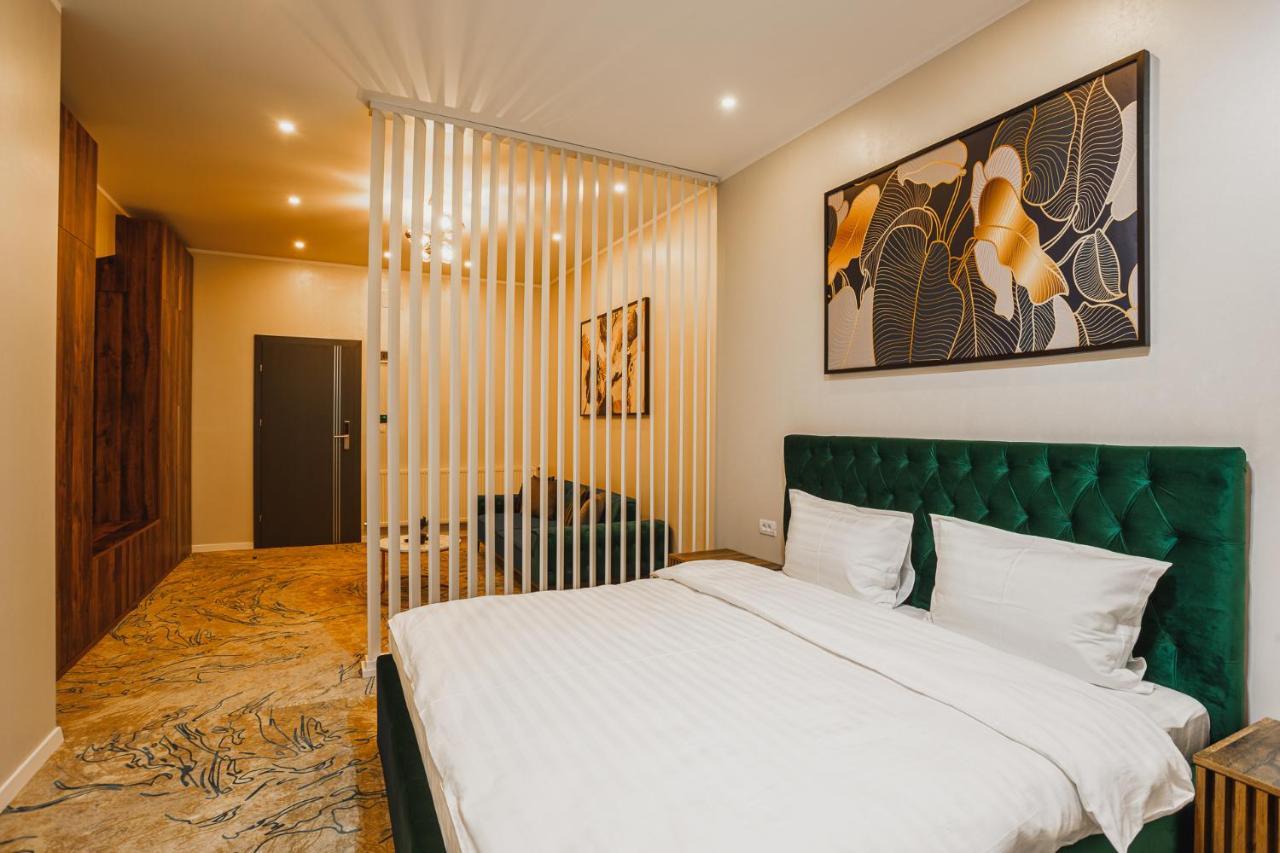 Motel Andra Tecuci Buitenkant foto