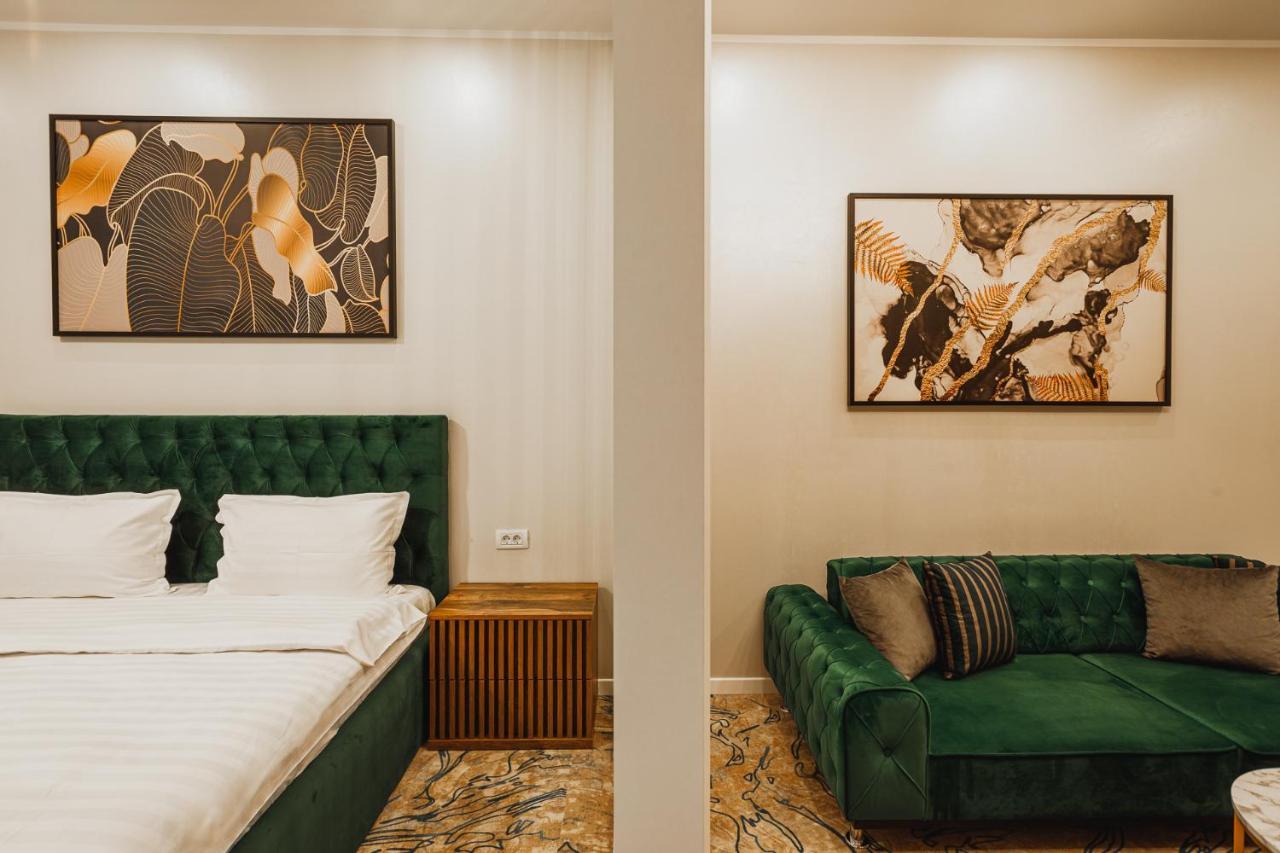 Motel Andra Tecuci Buitenkant foto